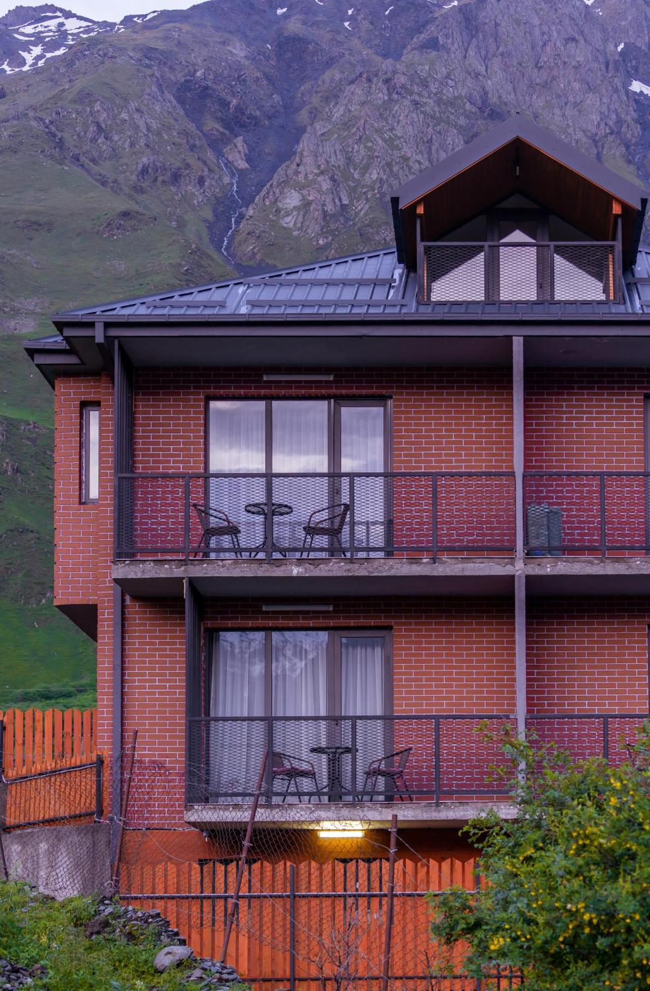 Devdaraki Apartments Kazbegi Esterno foto